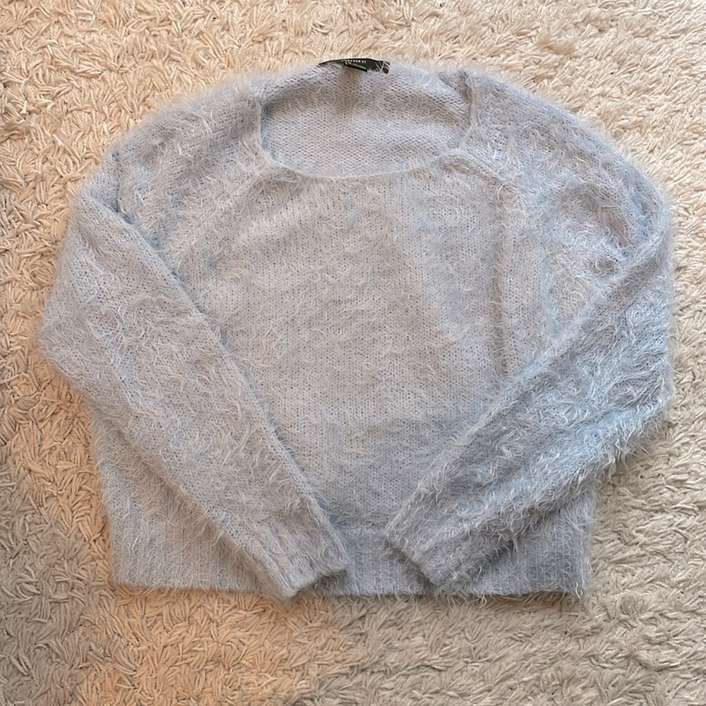 F21 Dusty Blue Cropped Fuzzy L/S Sweater, size M
